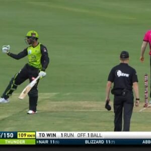 बिग बैश Sydney Thunder का जीत के साथ आगाज़। Sydney Sixers को 5 विकेट से हराया।